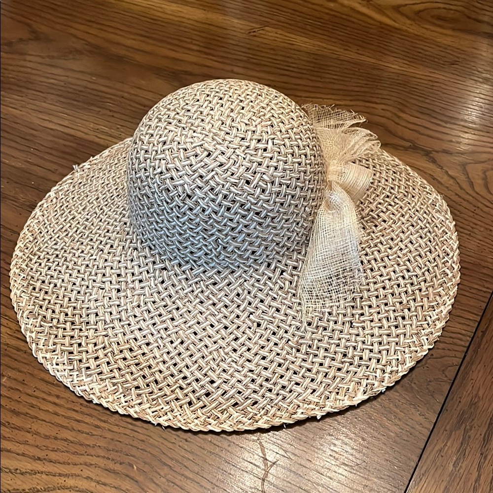 Cream‎ Wide-Brimmed Woven Hat - Picture 2 of 13